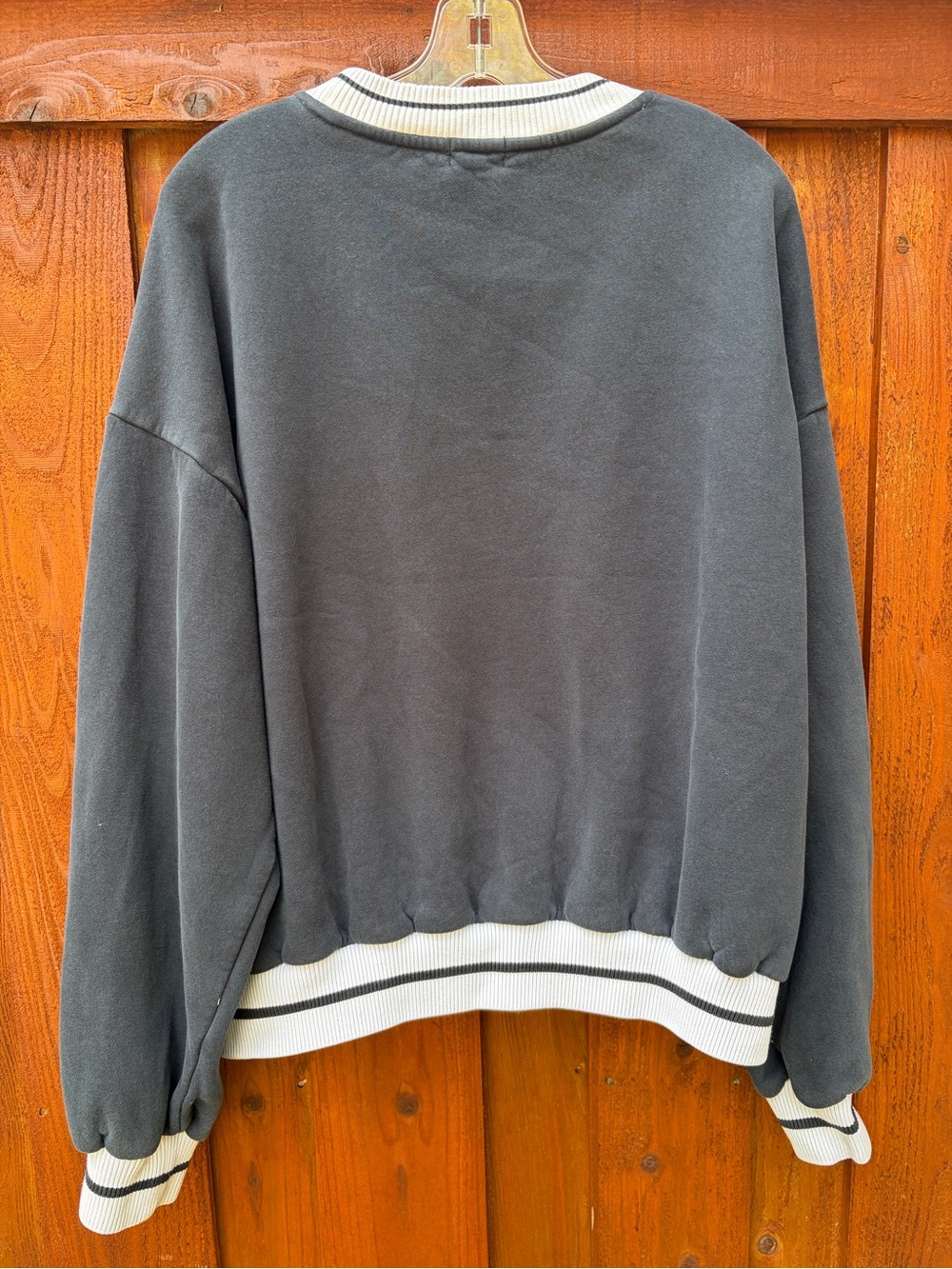 Yllw sweatshirt - Picture 6 of 6
